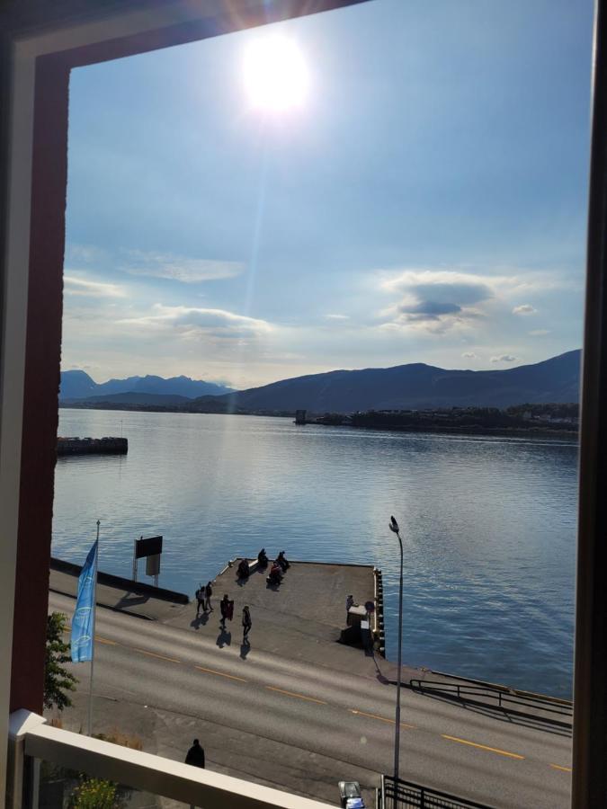 Single Elegant Room I Sentrum- Sea View โอเลซุนด์ ภายนอก รูปภาพ