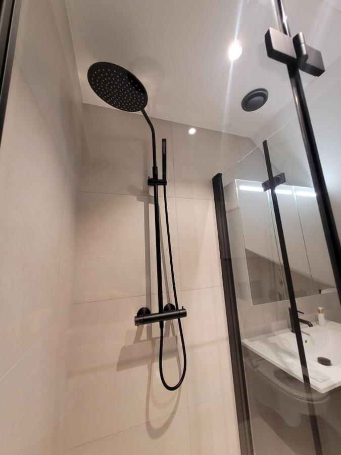 Single Elegant Room I Sentrum- Sea View โอเลซุนด์ ภายนอก รูปภาพ