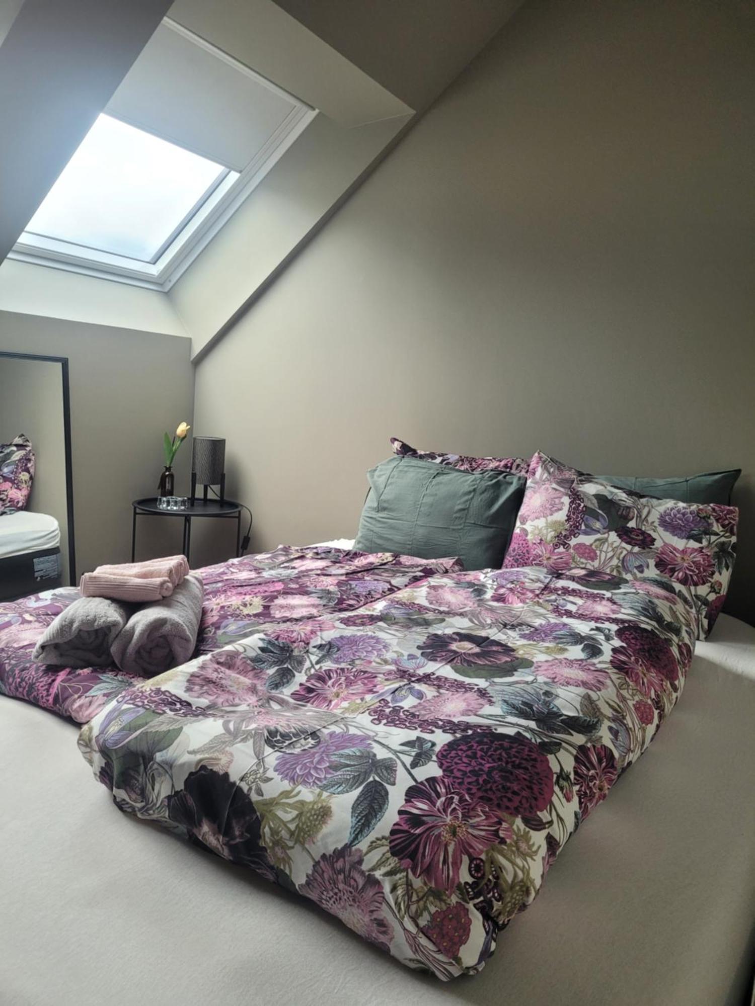 Single Elegant Room I Sentrum- Sea View โอเลซุนด์ ภายนอก รูปภาพ